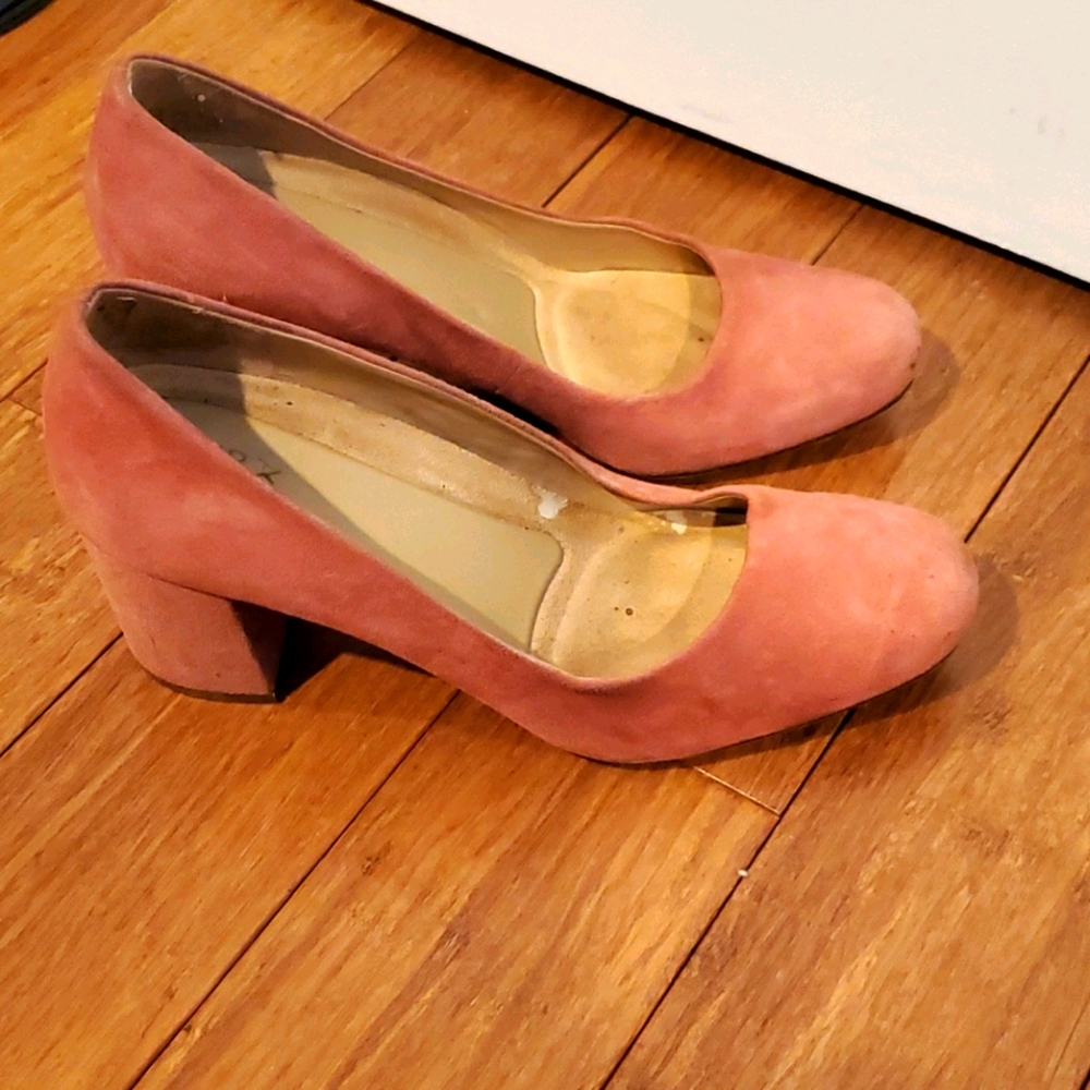 Naturalizer Coral suede pump